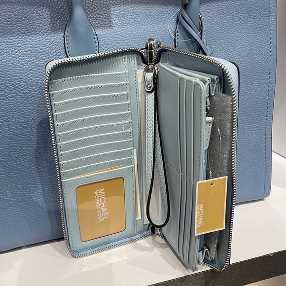 Brand New with Tag authentic Michael Kors Jet Set Travel Large Travl CONTINENTAL - Picture 8 of 16